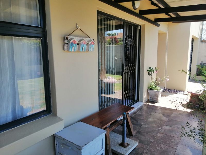 Modern family home - Photo 2