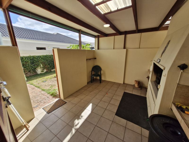 Well-Located Gem in the Sought-After Harbour Area of Stilbaai - Photo 9