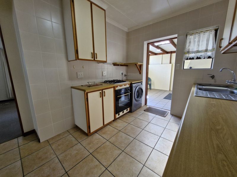 Well-Located Gem in the Sought-After Harbour Area of Stilbaai - Photo 7