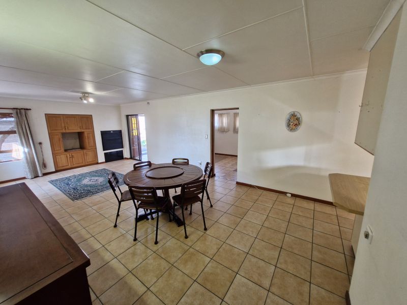 Well-Located Gem in the Sought-After Harbour Area of Stilbaai - Photo 6