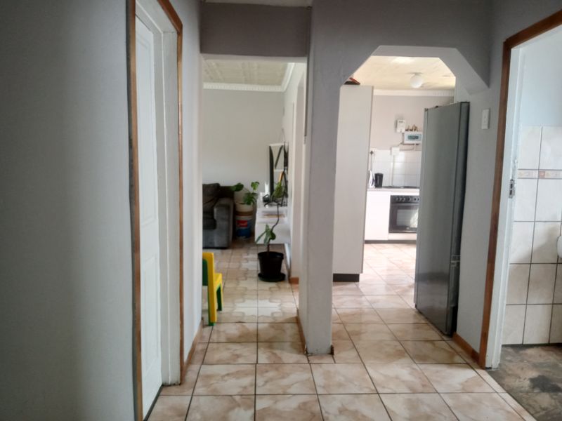 Lovely Home With Lots Of Potential And On A Big Erf - Photo 3