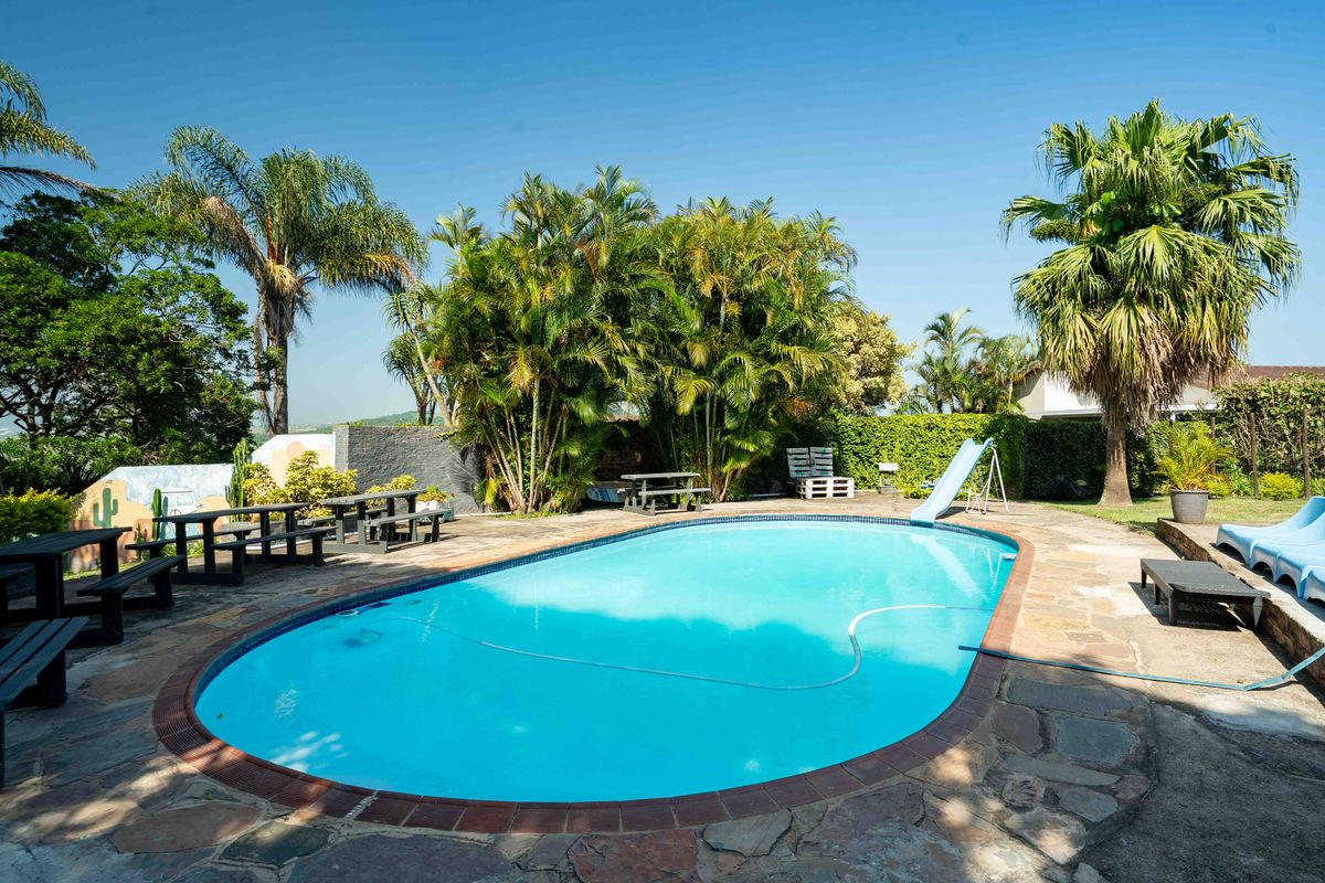 Expansive Multi-Dwelling House in Tranquil Lower Illovo, Amanzimtoti - Photo 3