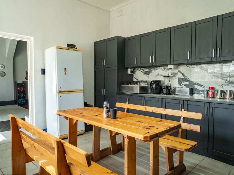 Expansive Multi-Dwelling House in Tranquil Lower Illovo, Amanzimtoti - Photo 8