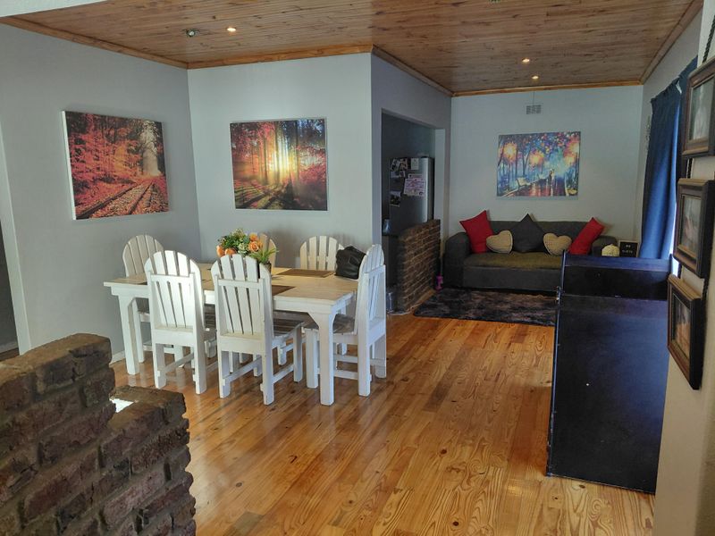 🏡 Charming 3-Bedroom Family Home in Bothasrus, Despatch - Photo 4