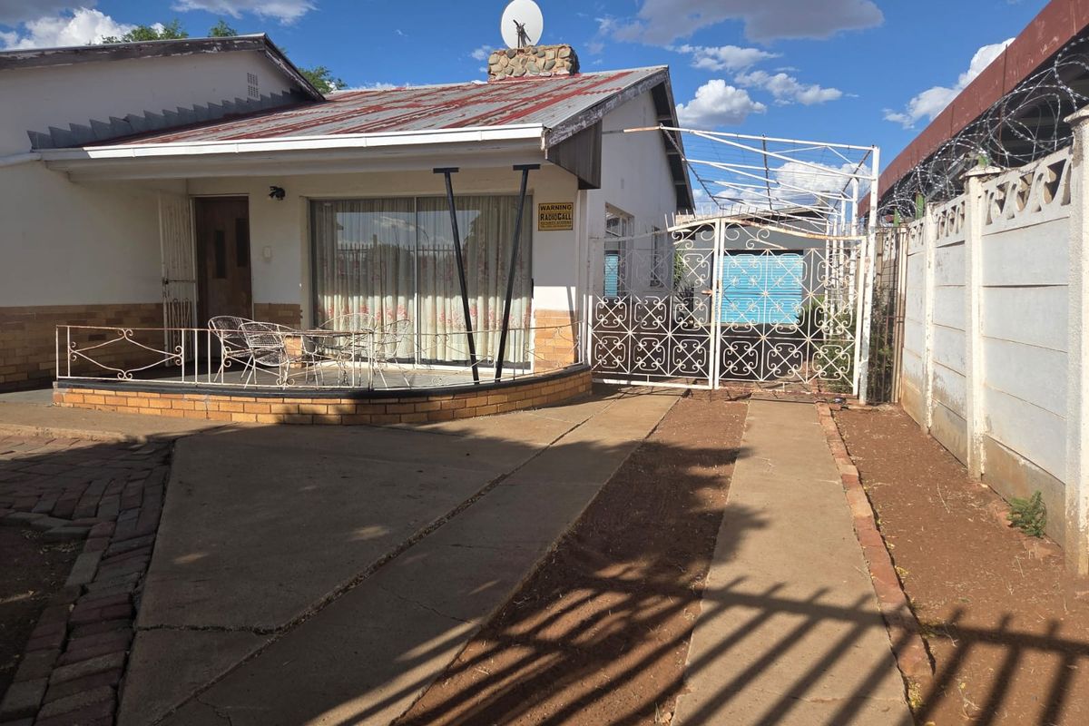 Family Home with great potential! - Photo 2