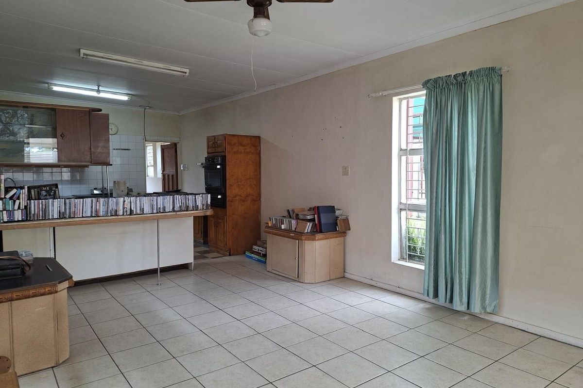 Family Home with Rental Potential - Photo 2