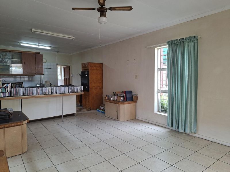 Family Home with Rental Potential - Photo 2