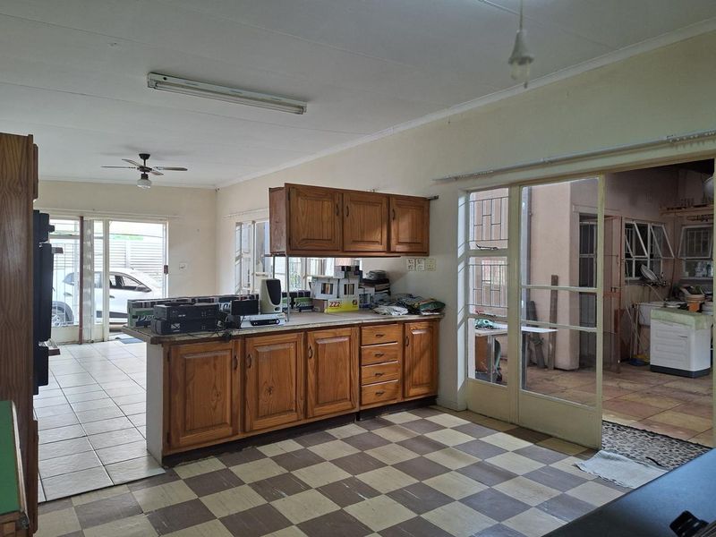 Family Home with Rental Potential - Photo 3