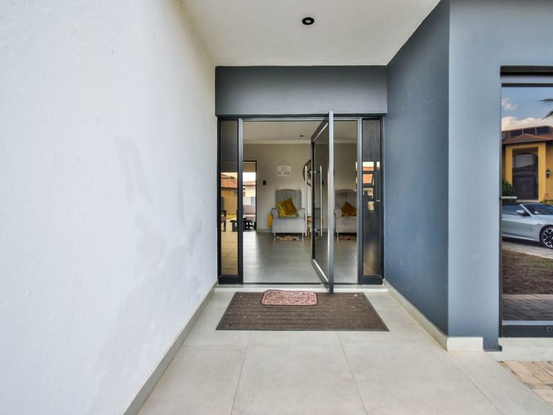 Timeless Luxury in One of Savannah’s Finest Homes - Photo 3