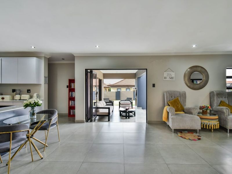 Timeless Luxury in One of Savannah’s Finest Homes - Photo 8