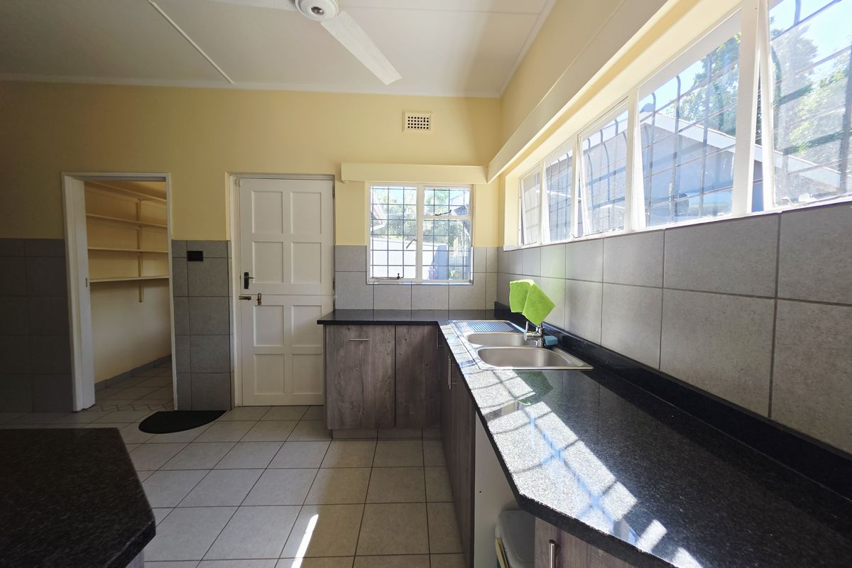 3 bedroom house - Photo 3