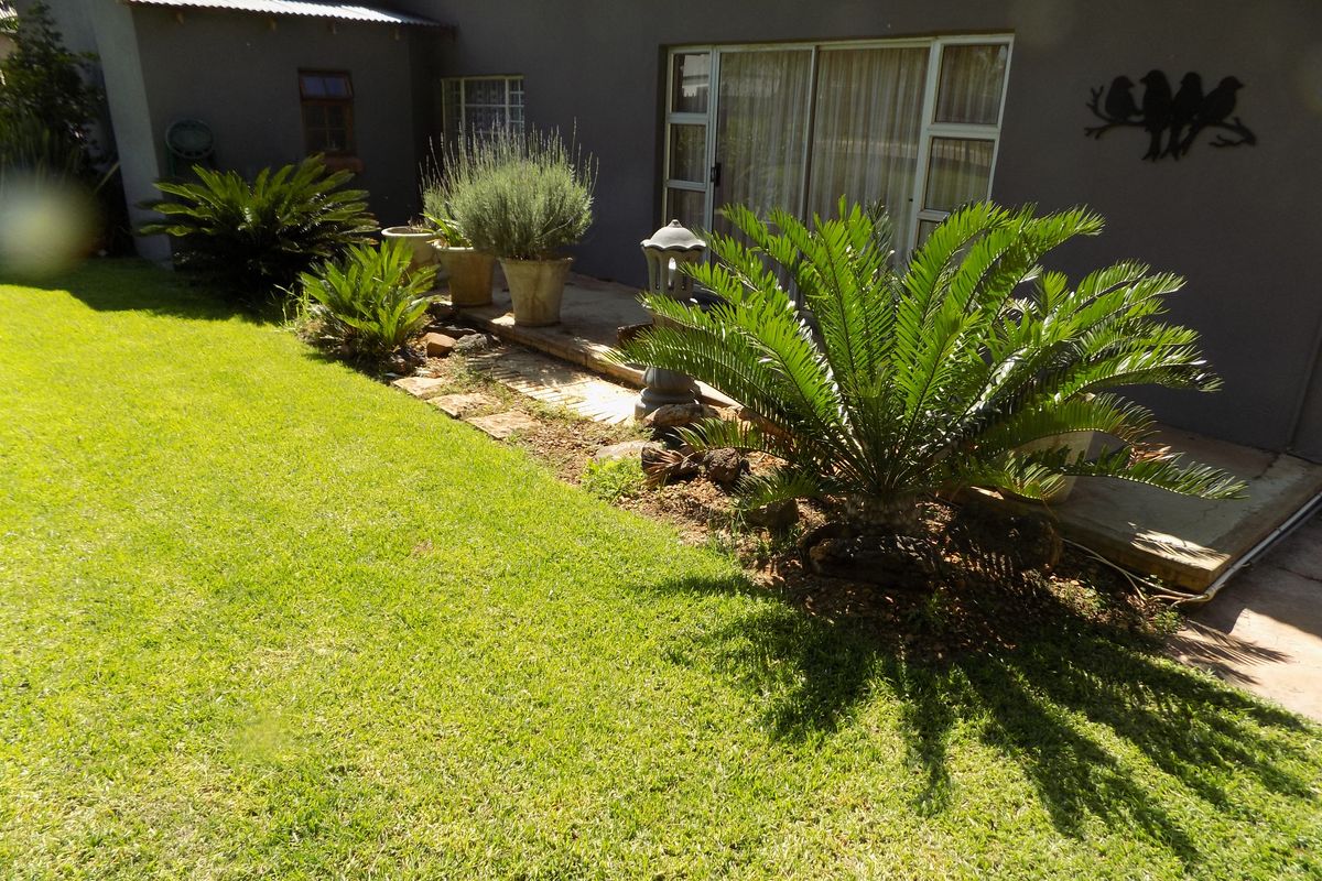 FAMILY HOME FOR SALE WITH FLATLET - Photo 2