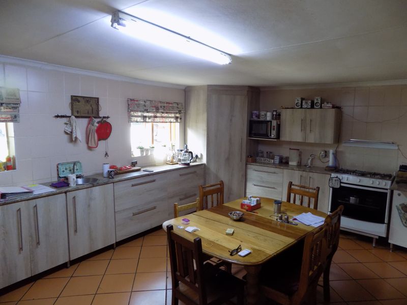 FAMILY HOME FOR SALE WITH FLATLET - Photo 8