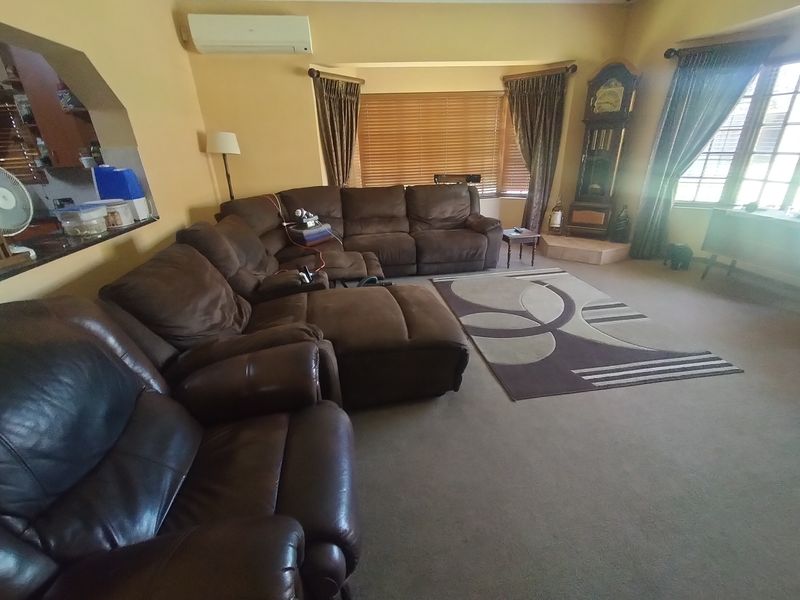 Exceptional 1-Hectare Residential Haven in Heatherdale - Photo 4