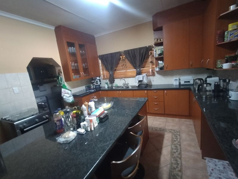 Exceptional 1-Hectare Residential Haven in Heatherdale - Photo 5