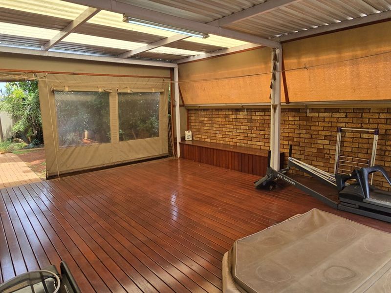 Elegant Estate Living in the Heart of Montana Park - Photo 3