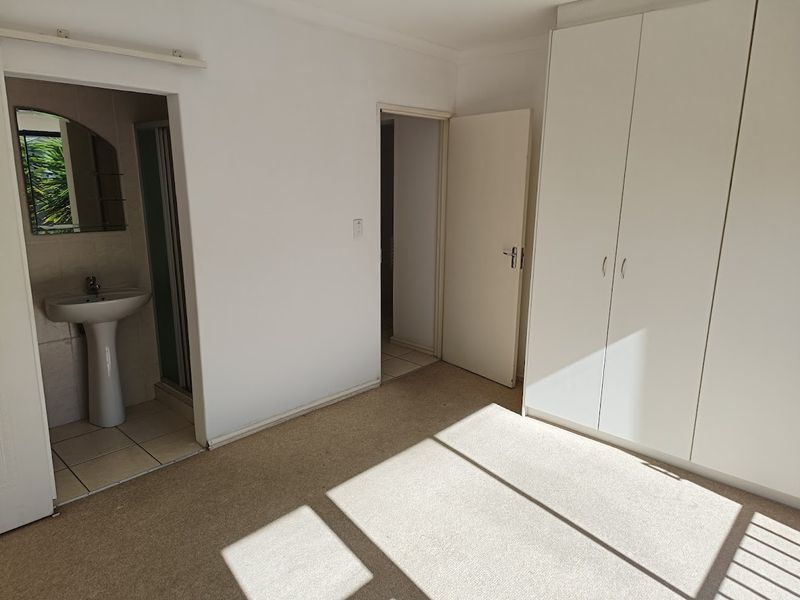 Lovely Secure 3-Bedroom Duplex in a Complex - Photo 9