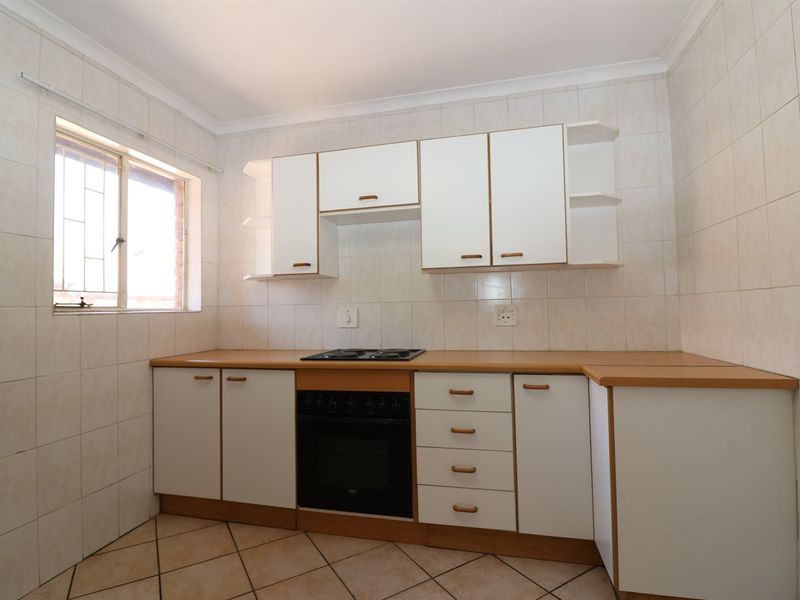 Spacious 3 bedroom townhouse - Photo 7