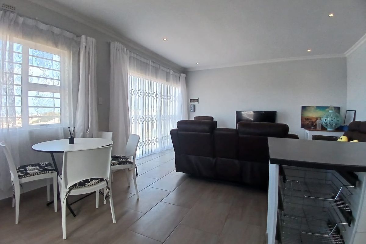 3 Bedroom and 2 bathroom Townhouse in Avalon Gardens, Gonubie - Photo 3