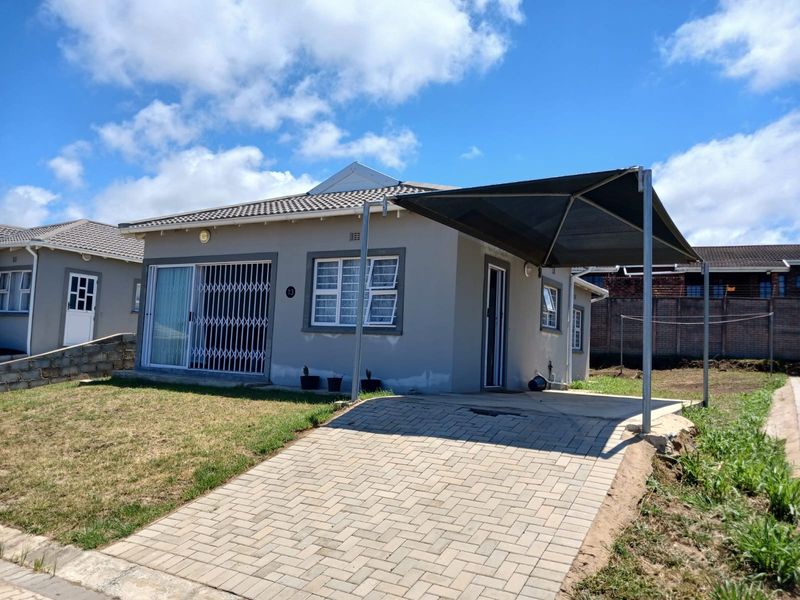 3 Bedroom and 2 bathroom Townhouse in Avalon Gardens, Gonubie - Photo 1
