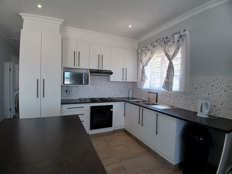 3 Bedroom and 2 bathroom Townhouse in Avalon Gardens, Gonubie - Photo 9