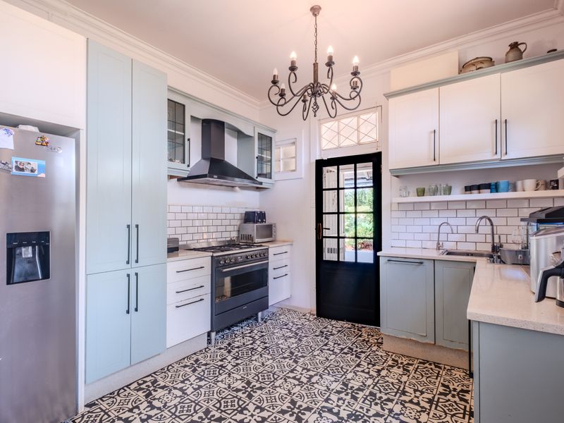 Where Character, Charm & Modern Living Converge - Photo 10