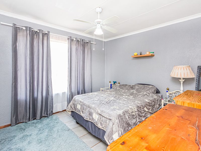 2 Bedroom Duplex for sale in die Hoewes - Photo 8