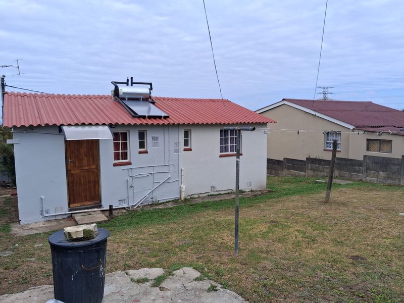 Neat, Move-In Ready Home with Secure Yard- Buffalo Flats (shared property) - Photo 8