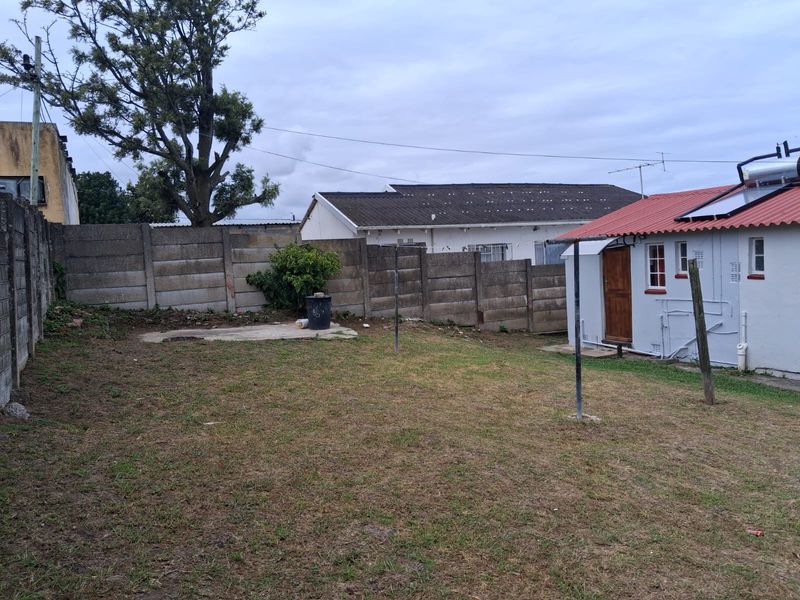 Neat, Move-In Ready Home with Secure Yard- Buffalo Flats (shared property) - Photo 6