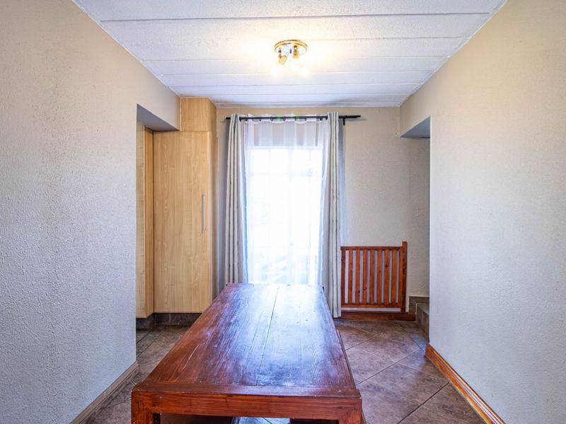 Spacious and Neat 126m2 Three-Bedroom Duplex with Private Garden - Photo 6