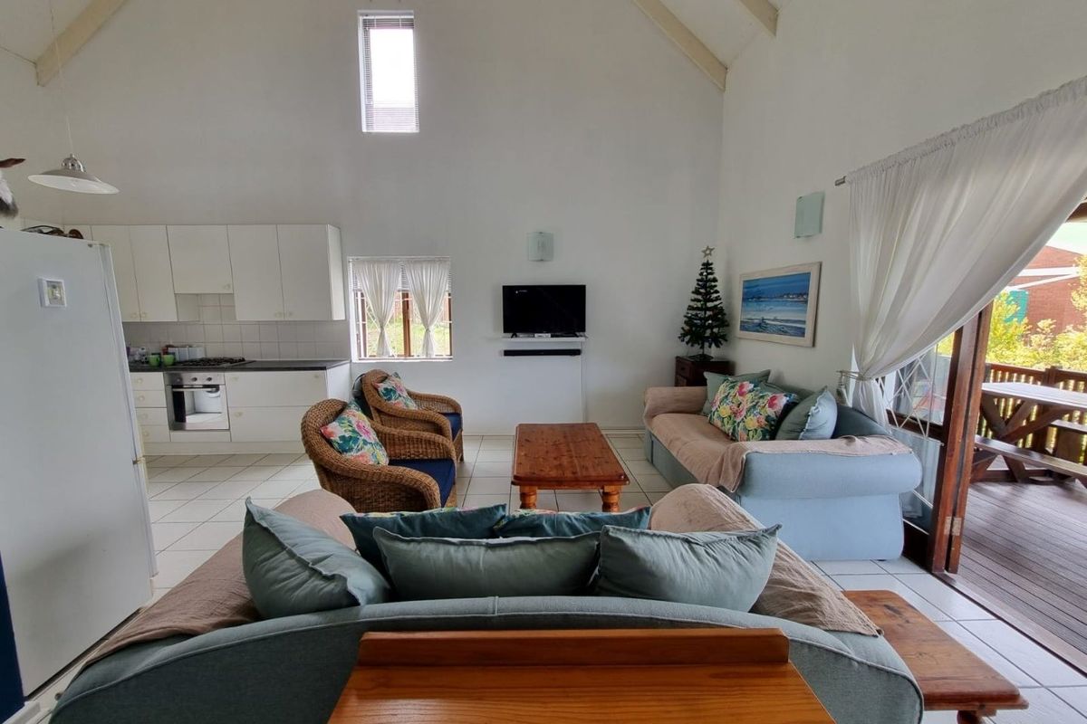Relaxed Coastal Living in a Secure Dune Forest Setting - Photo 2