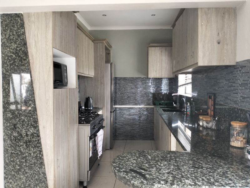 House Rental Monthly In Jeffreys Bay - Photo 4