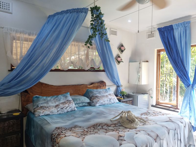 Spacious Family Home with Loft - Photo 7