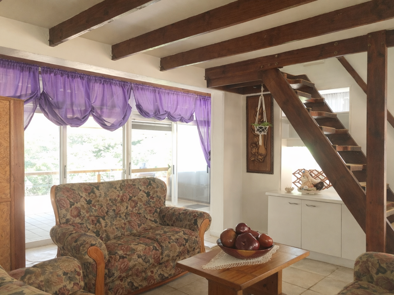 Spacious Family Home with Loft - Photo 3