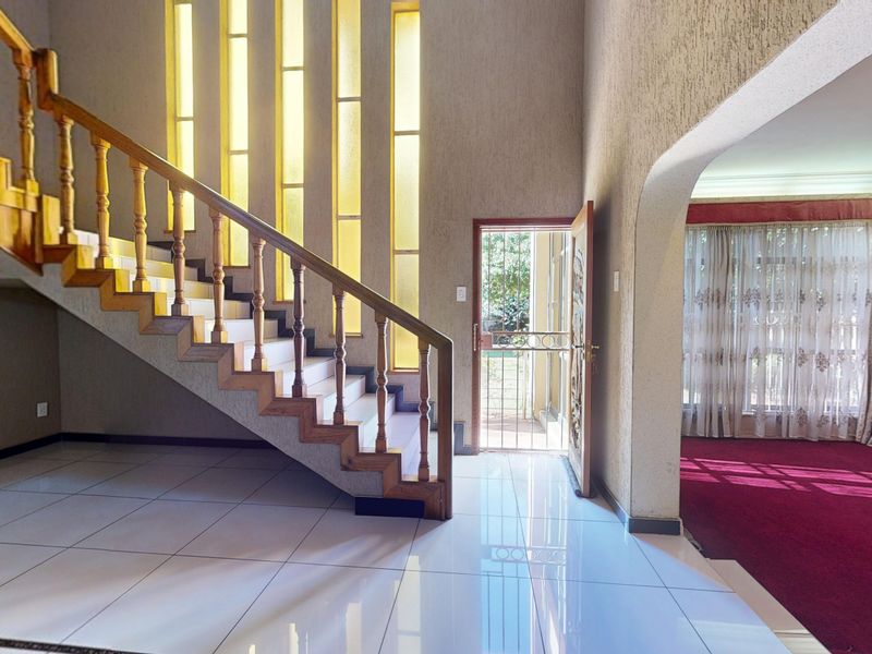 Lifestyle mansion for the large family - Photo 2