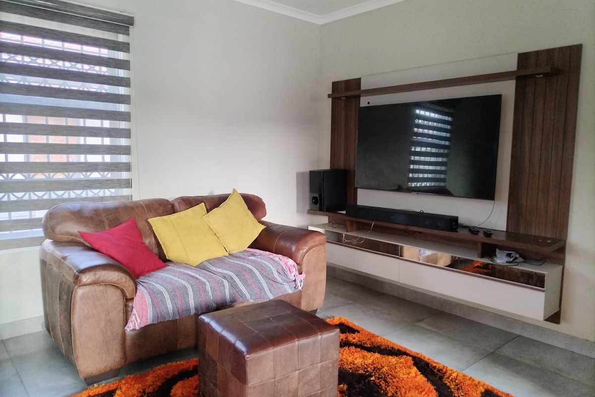 Modern 3-Bedroom Unit in Secure Complex - Photo 5