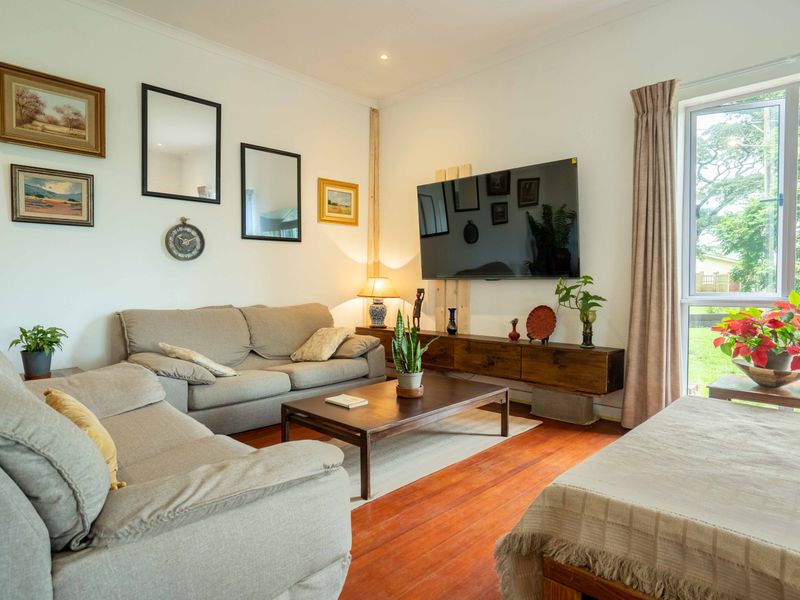 Newly Renovated Home with Sunroom, Pool & Breath taking Valley Views - Photo 10