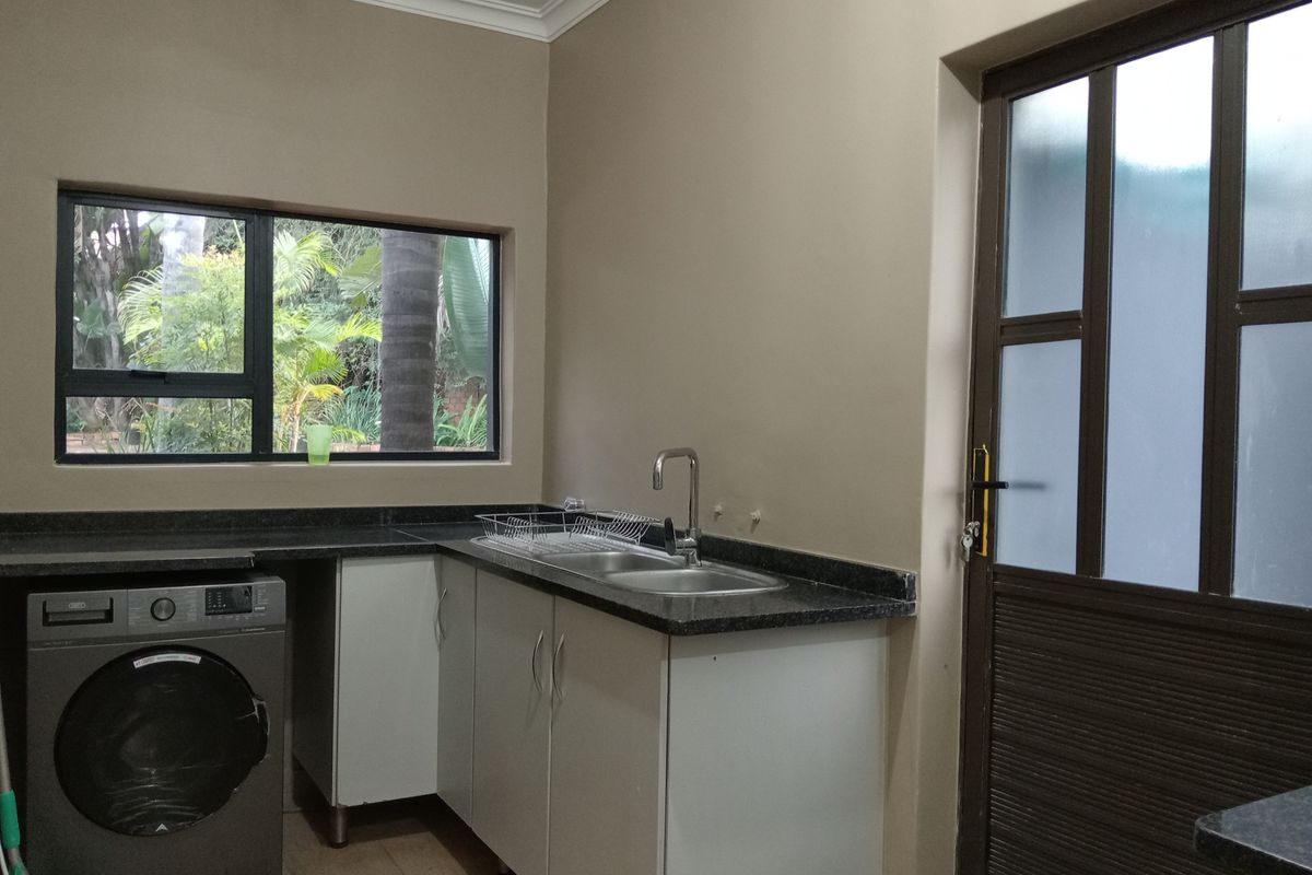 Newly Renovated Modern Four Bedroom House to let in Cashan - Photo 5