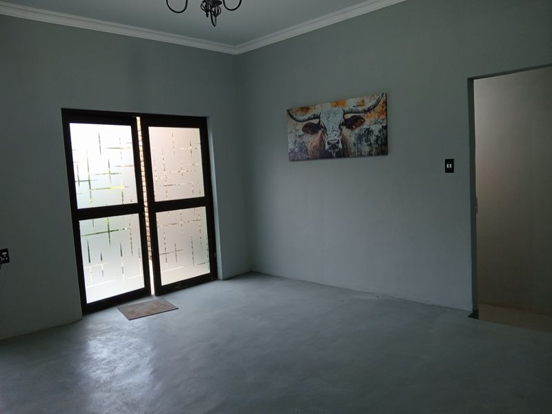 Newly Renovated Modern Four Bedroom House to let in Cashan - Photo 9