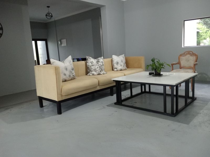 Newly Renovated Modern Four Bedroom House to let in Cashan - Photo 7