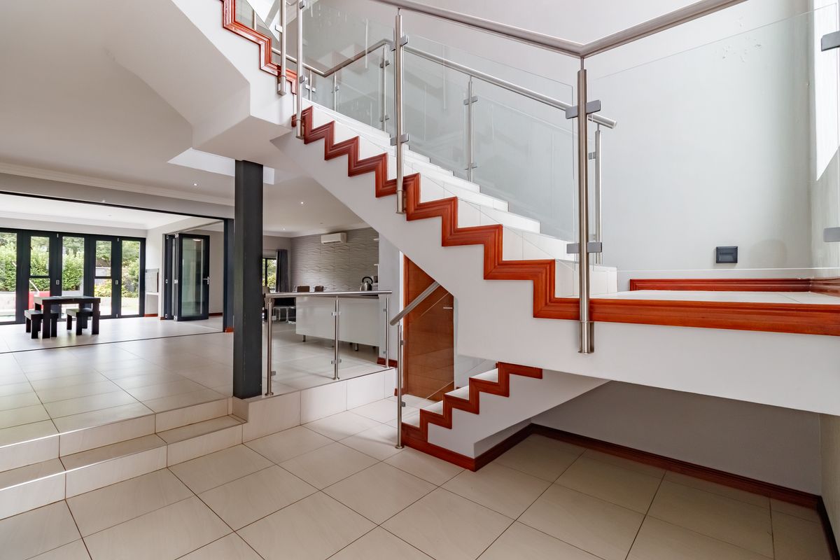 Spacious 5-bedroom house to let in Midstream Estate, Centurion—ideal for family living and comfort! - Photo 4