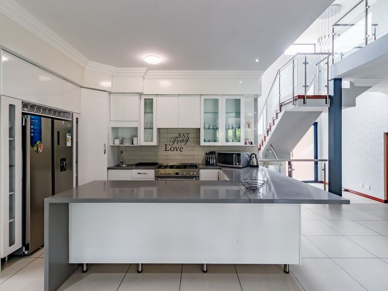 Spacious 5-bedroom house to let in Midstream Estate, Centurion—ideal for family living and comfort! - Photo 9