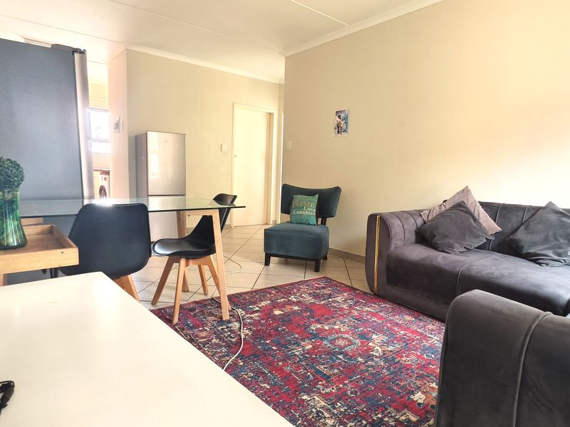 Elegant 2 Bedroom Apartment with En-Suite and Expansive Open Plan Living Space - Photo 6