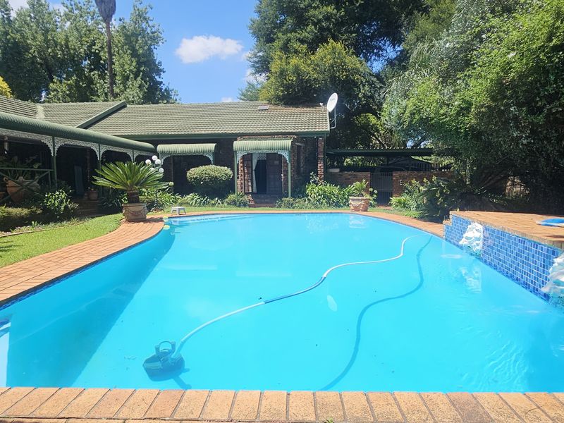 Spacious Family Home & Entertainer’s Dream in Sought-After Wierda Park - Photo 6