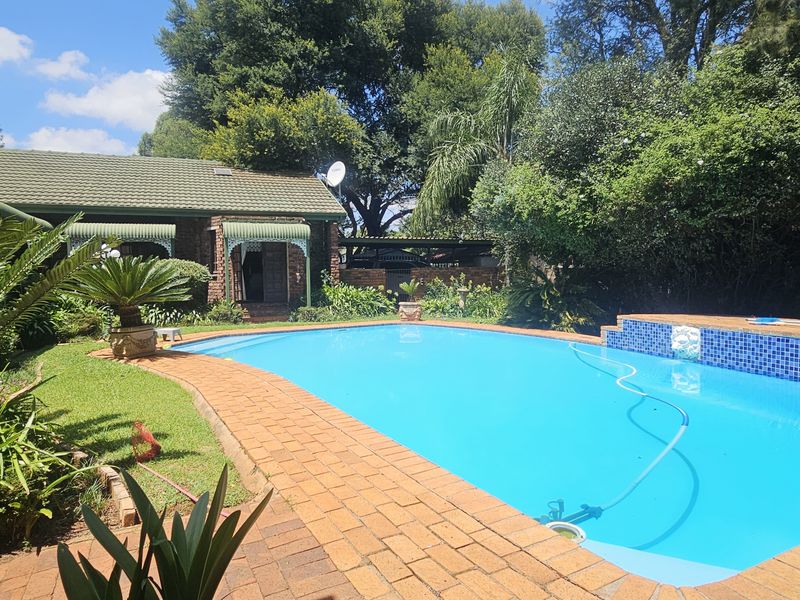 Spacious Family Home & Entertainer’s Dream in Sought-After Wierda Park - Photo 7