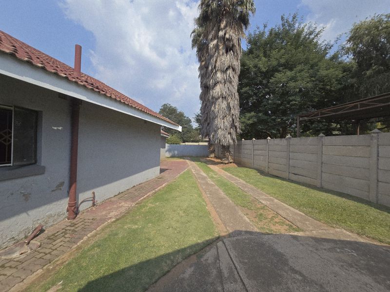 Charming 3-bedroom house for sale in Duvha Park, Witbank – perfect for families seeking comfort! - Photo 10