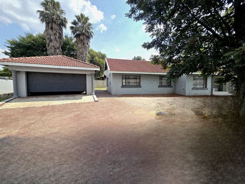 Charming 3-bedroom house for sale in Duvha Park, Witbank – perfect for families seeking comfort! - Photo 7