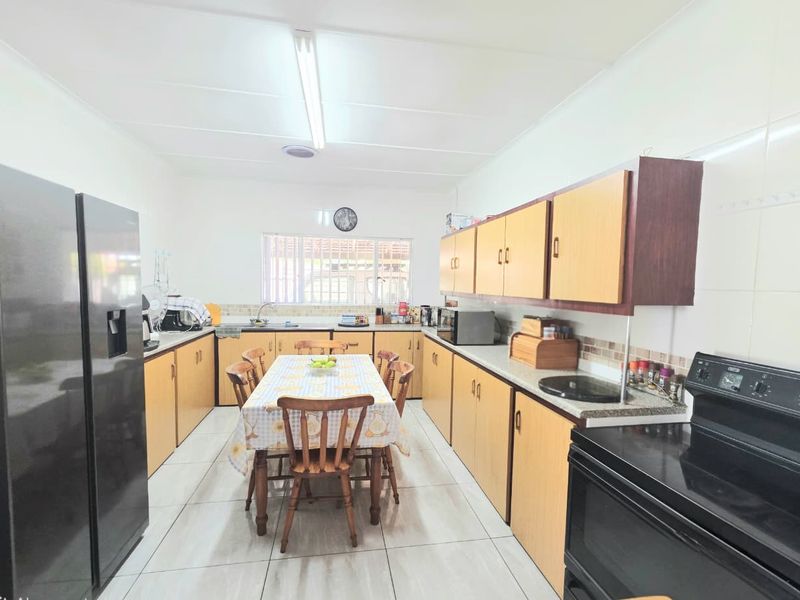 3 bedroom house - Photo 3