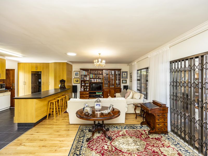 Secure, Elegant & Peaceful Living In Prime Nahoon/Bonnie Doon - Photo 2