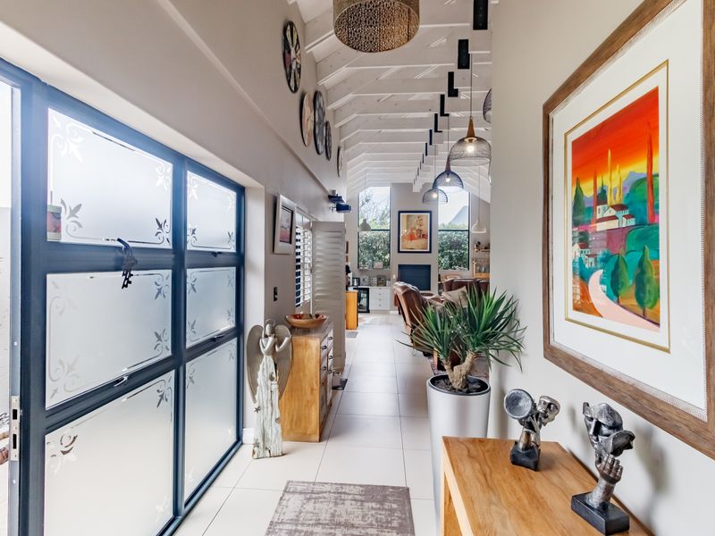 Where Effortless Living Meets Family Comfort - Photo 10